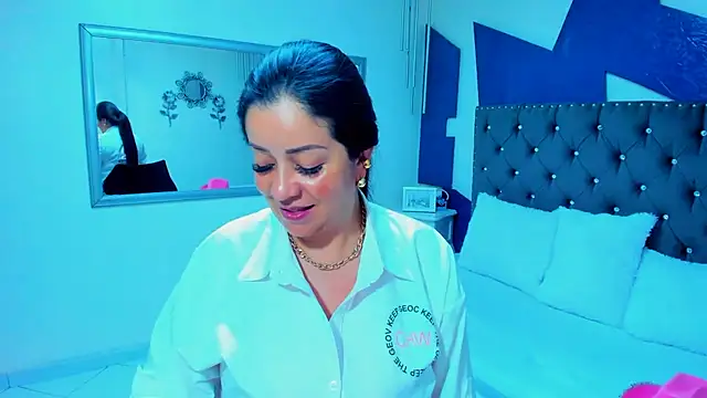 Snapshot of Brenda_sotoo chatting on December 23, 2024, 1:18 am Brenda sotoo online show from December 23, 2024, 1:18 am