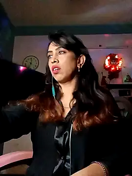 Snapshot of Lavender22 chatting on October 19, 2025, 6:32 pm Lavender22 online show from October 19, 2025, 6:32 pm