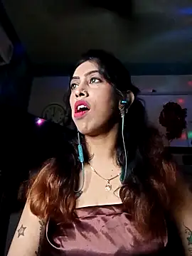 Snapshot of Lavender22 chatting on October 14, 2025, 6:19 pm Lavender22 online show from October 14, 2025, 6:19 pm