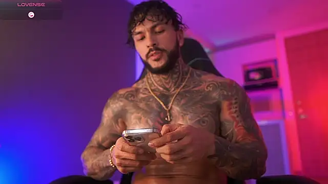 Snapshot of mariano_costa chatting on October 25, 2025, 3:28 am mariano costa online show from October 25, 2025, 3:28 am