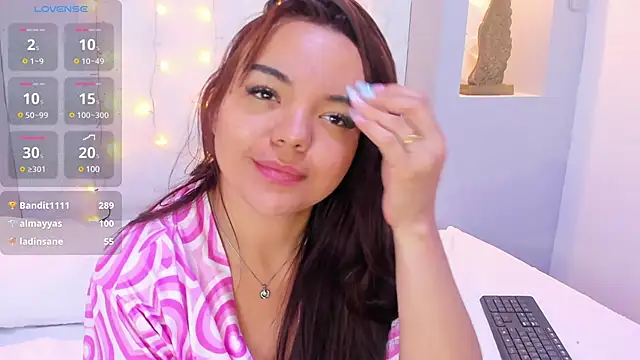 EmilyRouss  online show from March 16, 2025, 1:38 am