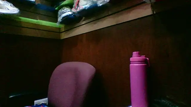 Snapshot of MarcusKelvin chatting on October 29, 2025, 1:43 pm MarcusKelvin online show from October 29, 2025, 1:43 pm