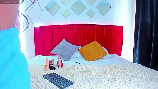 Snapshot of Cristal_moon1 chatting on March 16, 2025, 8:54 pm Cristal moon1 online show from March 16, 2025, 8:54 pm