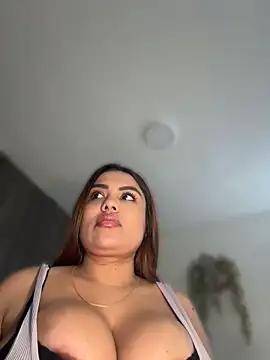 Snapshot of valeria2019hot chatting on May 28, 2026, 11:38 am valeria2019hot online show from May 28, 2026, 11:38 am