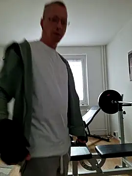 Snapshot of Maiki82 chatting on March 11, 2025, 1:12 pm Maiki82 online show from March 11, 2025, 1:12 pm