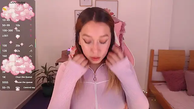 Snapshot of Dahlia__espresso chatting on February 12, 2026, 7:35 pm Dahlia espresso online show from February 12, 2026, 7:35 pm