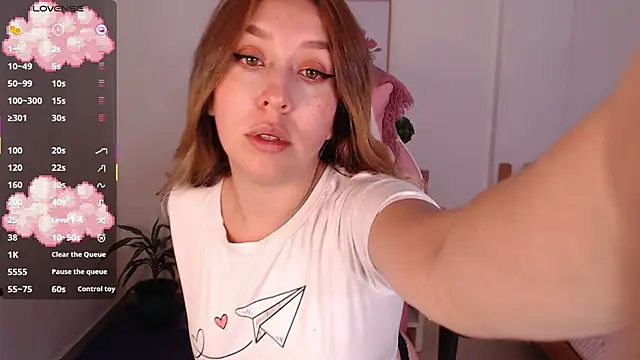 Snapshot of Dahlia__espresso chatting on January 13, 2026, 7:40 pm Dahlia espresso online show from January 13, 2026, 7:40 pm