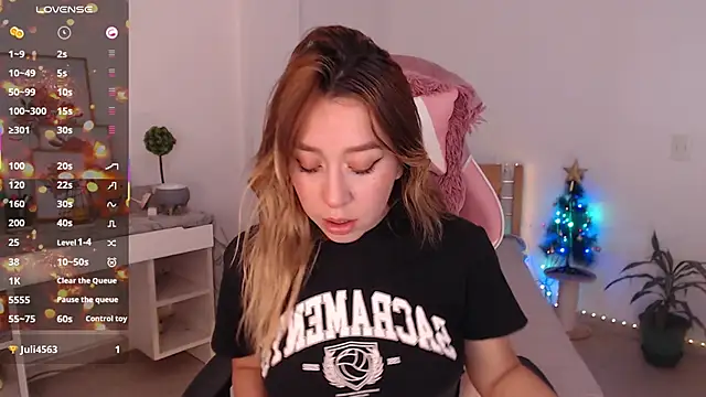 Snapshot of Dahlia__espresso chatting on December 19, 2025, 8:11 pm Dahlia espresso online show from December 19, 2025, 8:11 pm