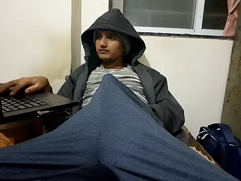 Snapshot of Jonrobinso chatting on December 18, 2025, 3:38 pm Jonrobinso online show from December 18, 2025, 3:38 pm