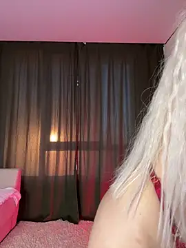 Snapshot of LoveLuna_ chatting on May 31, 2026, 5:40 pm LoveLuna online show from May 31, 2026, 5:40 pm
