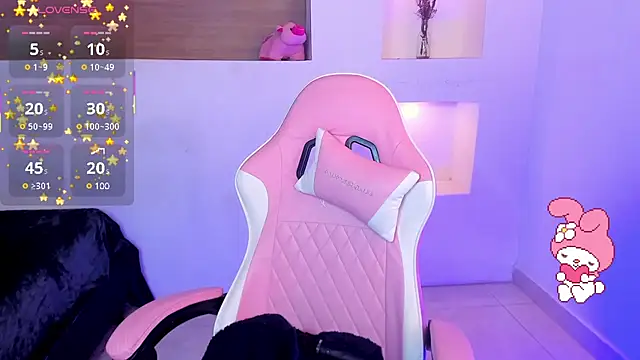 BonnieTaylor0 online show from March 4, 2025, 6:47 am