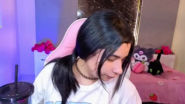 BonnieTaylor0 online show from September 28, 2025, 3:35 am