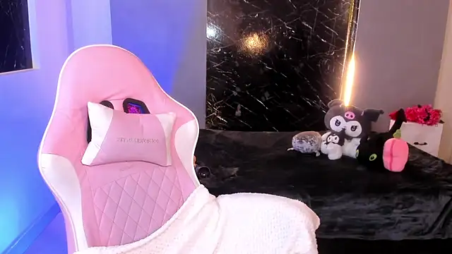 BonnieTaylor0 online show from September 13, 2025, 3:50 am