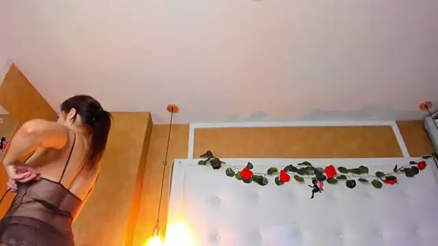 Snapshot of _evamilf_ chatting on April 8, 2026, 12:06 pm evamilf online show from April 8, 2026, 12:06 pm