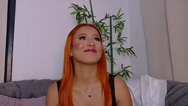 Snapshot of miranda_villa chatting on December 19, 2025, 12:07 pm miranda villa online show from December 19, 2025, 12:07 pm