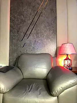 Snapshot of AaronCruz_ chatting on November 18, 2025, 8:45 pm AaronCruz online show from November 18, 2025, 8:45 pm