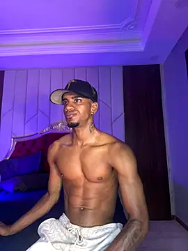 Snapshot of AaronCruz_ chatting on November 26, 2025, 10:04 am AaronCruz online show from November 26, 2025, 10:04 am