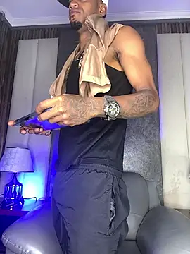 AaronCruz  online show from January 6, 2026, 7:51 pm