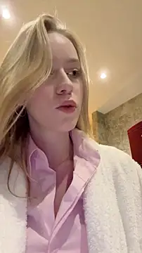 Snapshot of PollyAgata chatting on May 23, 2026, 11:37 pm PollyAgata online show from May 23, 2026, 11:37 pm