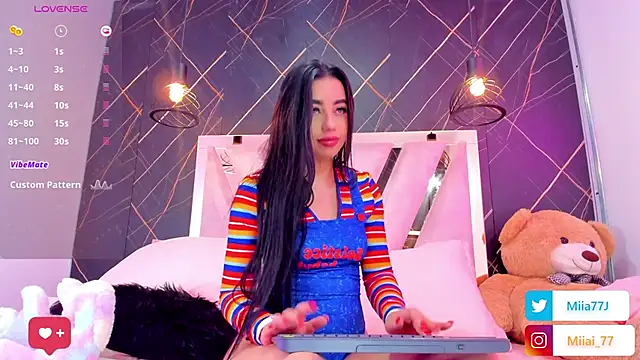 Snapshot of Miia77_ chatting on October 31, 2025, 3:14 am Miia77  online show from October 31, 2025, 3:14 am