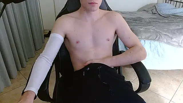 FitGuyDream online show from November 11, 2025, 12:49 am