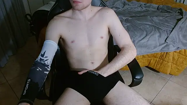 FitGuyDream online show from March 17, 2026, 12:57 am