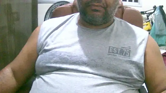 Snapshot of ulmo_br chatting on November 18, 2025, 9:07 pm ulmo br online show from November 18, 2025, 9:07 pm