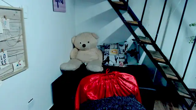 luna sky83 online show from October 27, 2025, 11:49 pm