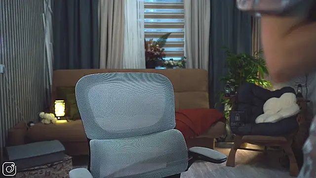 Snapshot of Feral_Berrry_ chatting on February 14, 2026, 2:17 pm Feral Berrry online show from February 14, 2026, 2:17 pm