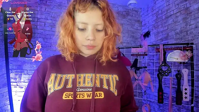 Snapshot of Cherry_xoxx chatting on September 10, 2025, 11:42 am Cherry xoxx online show from September 10, 2025, 11:42 am