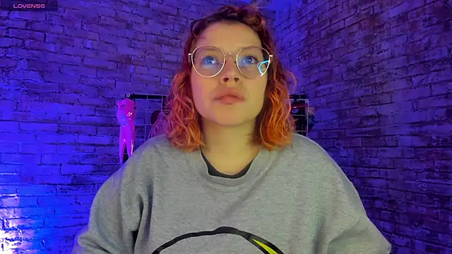 Snapshot of Cherry_xoxx chatting on September 12, 2025, 11:21 am Cherry xoxx online show from September 12, 2025, 11:21 am