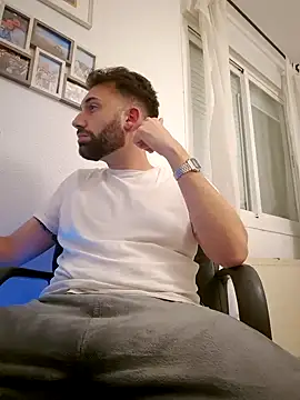 Snapshot of espanolmadrid chatting on December 13, 2024, 7:53 pm espanolmadrid online show from December 13, 2024, 7:53 pm