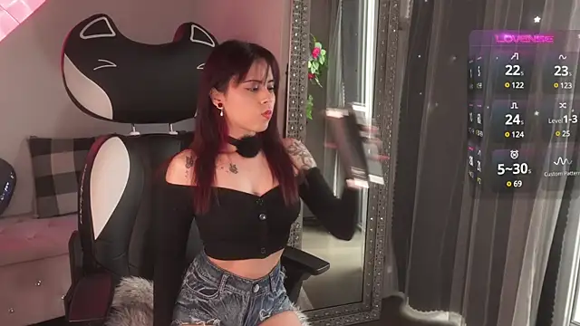 Snapshot of Mysticxkitty chatting on February 3, 2025, 4:41 pm Mysticxkitty online show from February 3, 2025, 4:41 pm