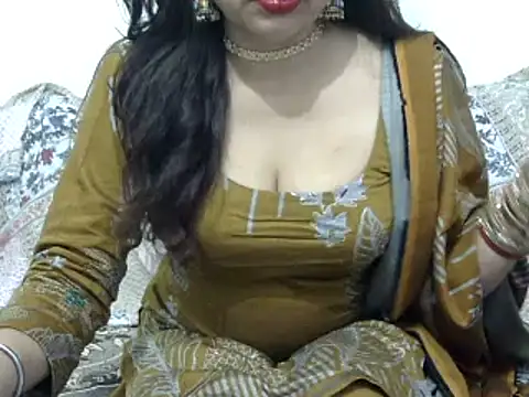 Snapshot of mishi_kaur chatting on February 4, 2025, 3:00 am mishi kaur online show from February 4, 2025, 3:00 am