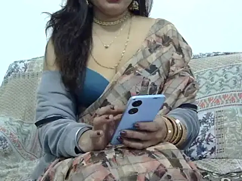 Snapshot of mishi_kaur chatting on January 19, 2025, 3:29 am mishi kaur online show from January 19, 2025, 3:29 am