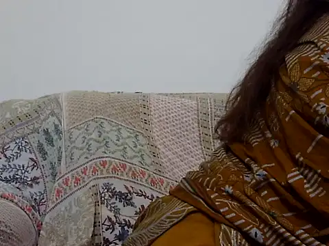 Snapshot of mishi_kaur chatting on March 17, 2025, 2:08 am mishi kaur online show from March 17, 2025, 2:08 am