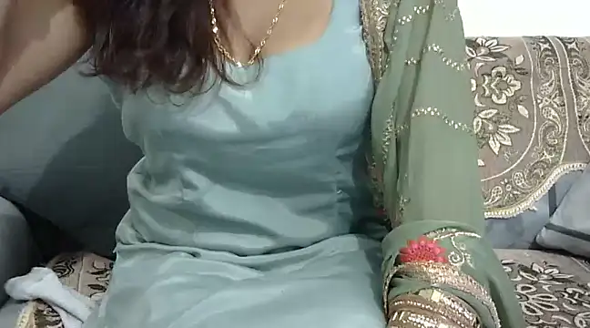 Snapshot of mishi_kaur chatting on December 10, 2024, 2:59 am mishi kaur online show from December 10, 2024, 2:59 am