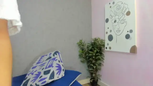 Snapshot of Tiffany_mendez chatting on December 14, 2025, 12:33 pm Tiffany mendez online show from December 14, 2025, 12:33 pm