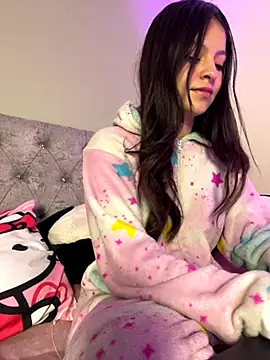 Snapshot of LucyEvans_ chatting on October 30, 2025, 2:54 am LucyEvans online show from October 30, 2025, 2:54 am