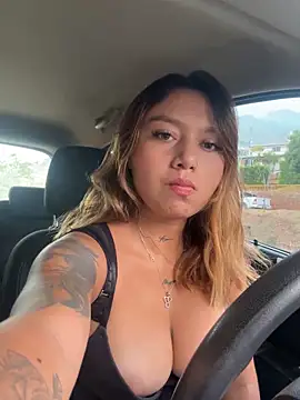 amanda-medrano1 online show from February 4, 2025, 1:38 pm