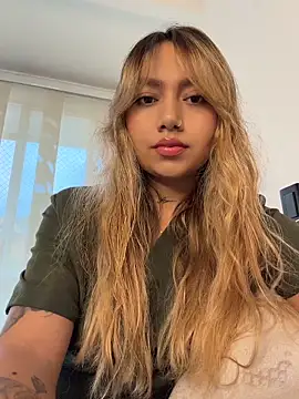 amanda-medrano1 online show from June 9, 2026, 2:18 pm