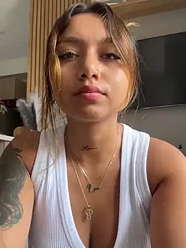 amanda-medrano1 online show from February 4, 2025, 5:23 pm