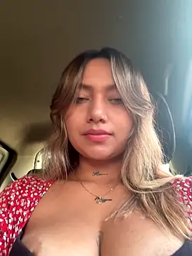 amanda-medrano1 online show from September 25, 2025, 3:18 pm