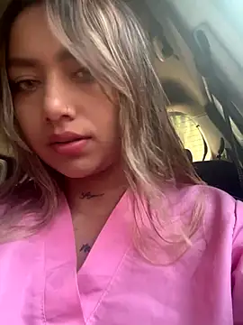 amanda-medrano1 online show from October 9, 2025, 2:06 pm