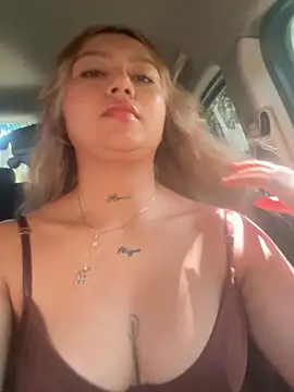 amanda-medrano1 online show from January 16, 2026, 4:00 pm