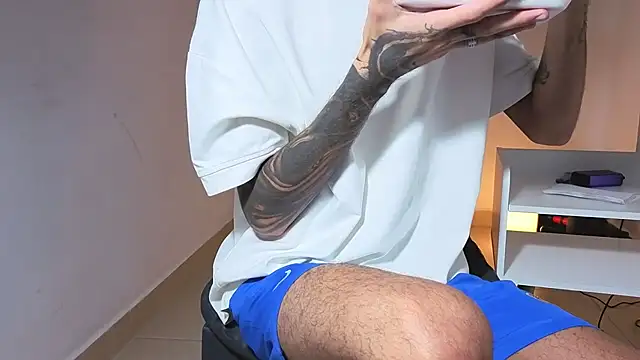 Saturno v online show from November 30, 2025, 5:19 am