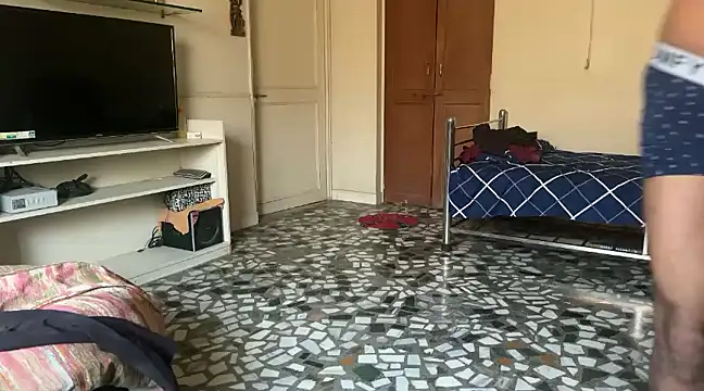 Snapshot of wild_x_predator chatting on February 22, 2025, 12:18 pm wild x predator online show from February 22, 2025, 12:18 pm