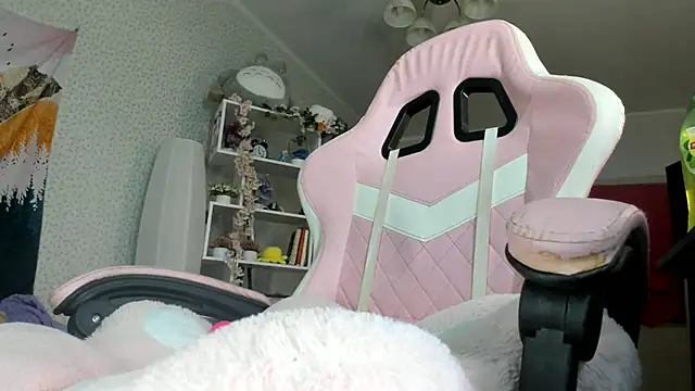 Ramona Johnson online show from October 24, 2025, 9:41 am