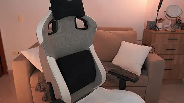 anyacutex online show from February 8, 2026, 6:49 pm