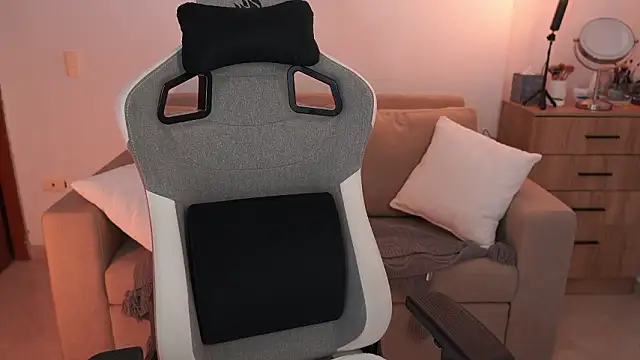 anyacutex online show from February 7, 2026, 7:00 pm